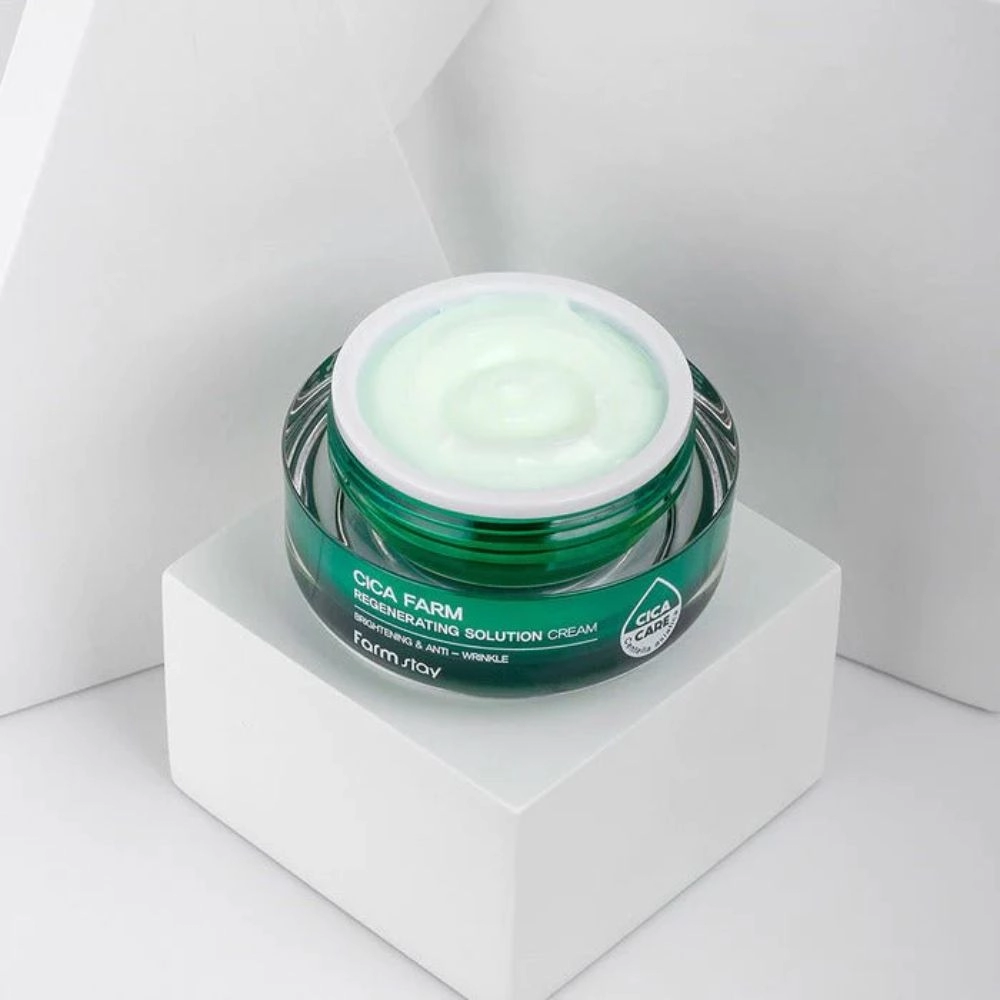 Crema Reparatoare Farmstay Cica Farm Regenerating Solution Cream