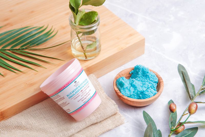 Exfoliant pentru Corp Nature Spell Himalayan Pink Salt Body Scrub