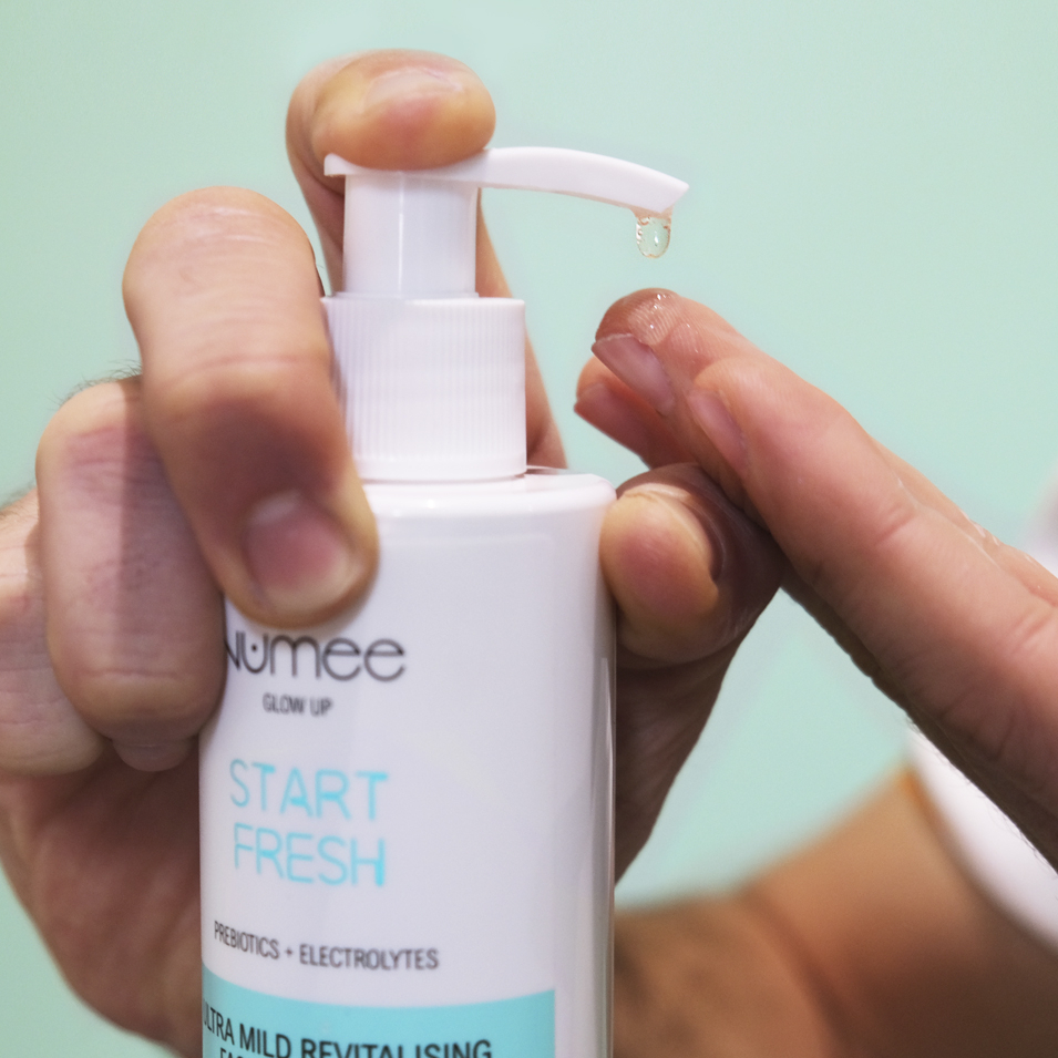 Gel Curatare Numee Glow Up Start Fresh Ultra Mild Revitalising Facial Cleanser