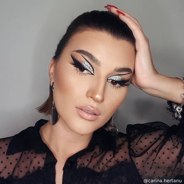 Glitter pulbere NYX Professional Makeup Face and Body Glitter Crystal