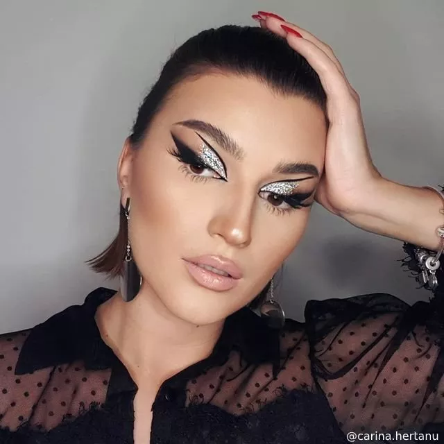 Glitter pulbere NYX Professional Makeup Face and Body Glitter Crystal