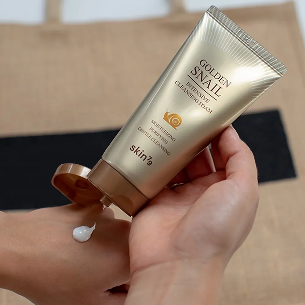 Spuma de curatare skin79 Golden Snail Intensive Cleansing Foam