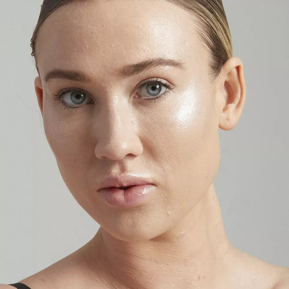 Iluminator lichid NYX Professional Makeup California Beamin` Liquid Highlighter Pearl Necklace