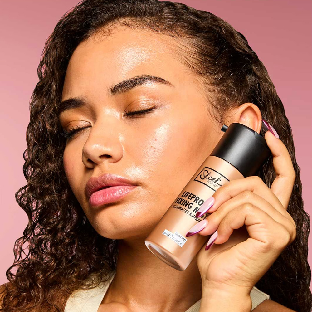 Spray fixator Sleek MakeUP Lifeproof All Day Fixing Mist Illuminating Radiance