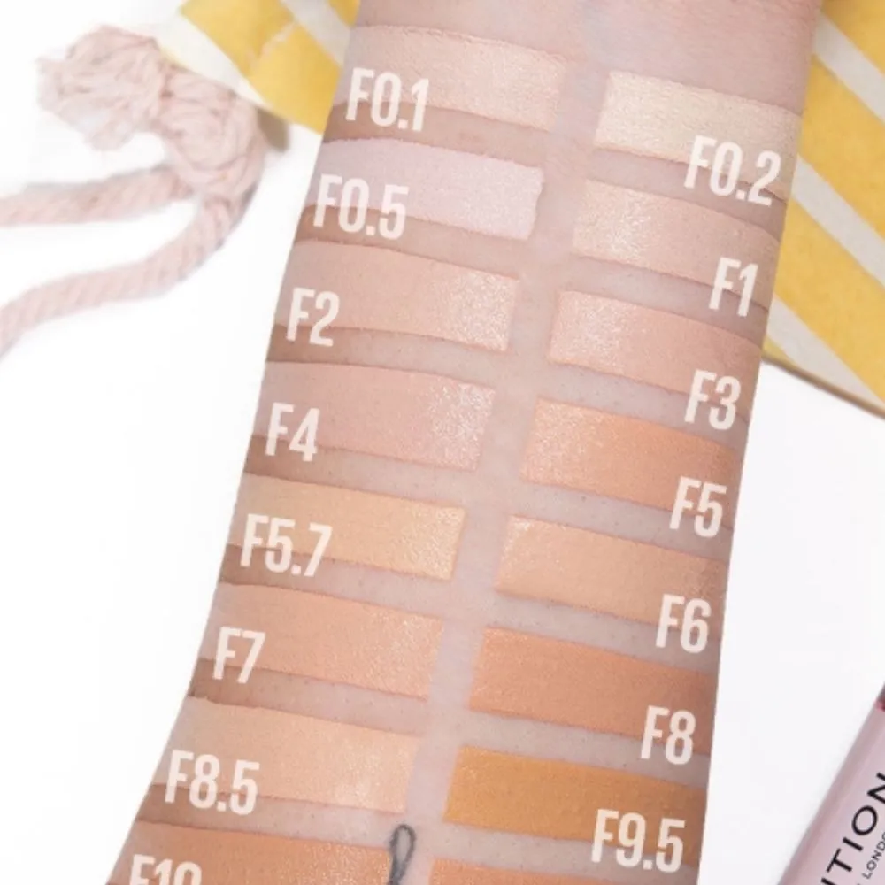Fond de Ten Makeup Revolution Conceal & Hydrate Foundation