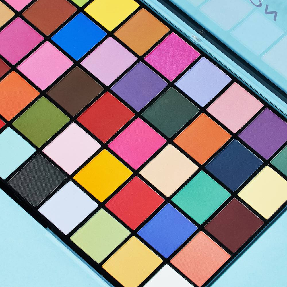 Paleta Farduri Makeup Revolution Maxi Reloaded Palette Monster Mattes