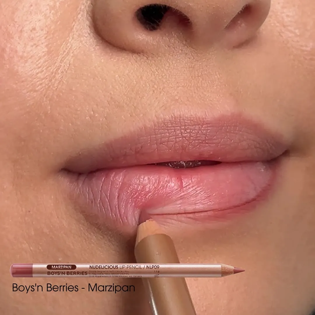 Videoclip Creion Buze Boys`n Berries Nudelicious Lip Pencil Marzipan