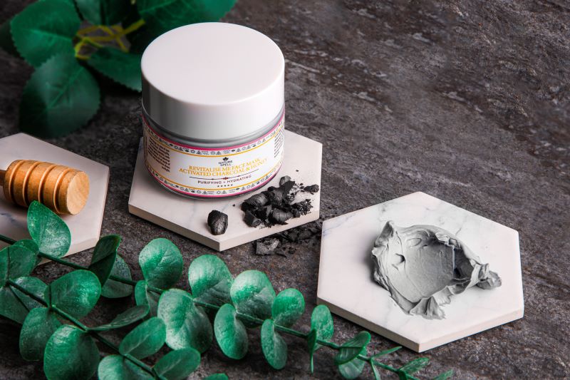 Masca Hidratanta Nature Spell Activated Charcoal & Honey Face Mask