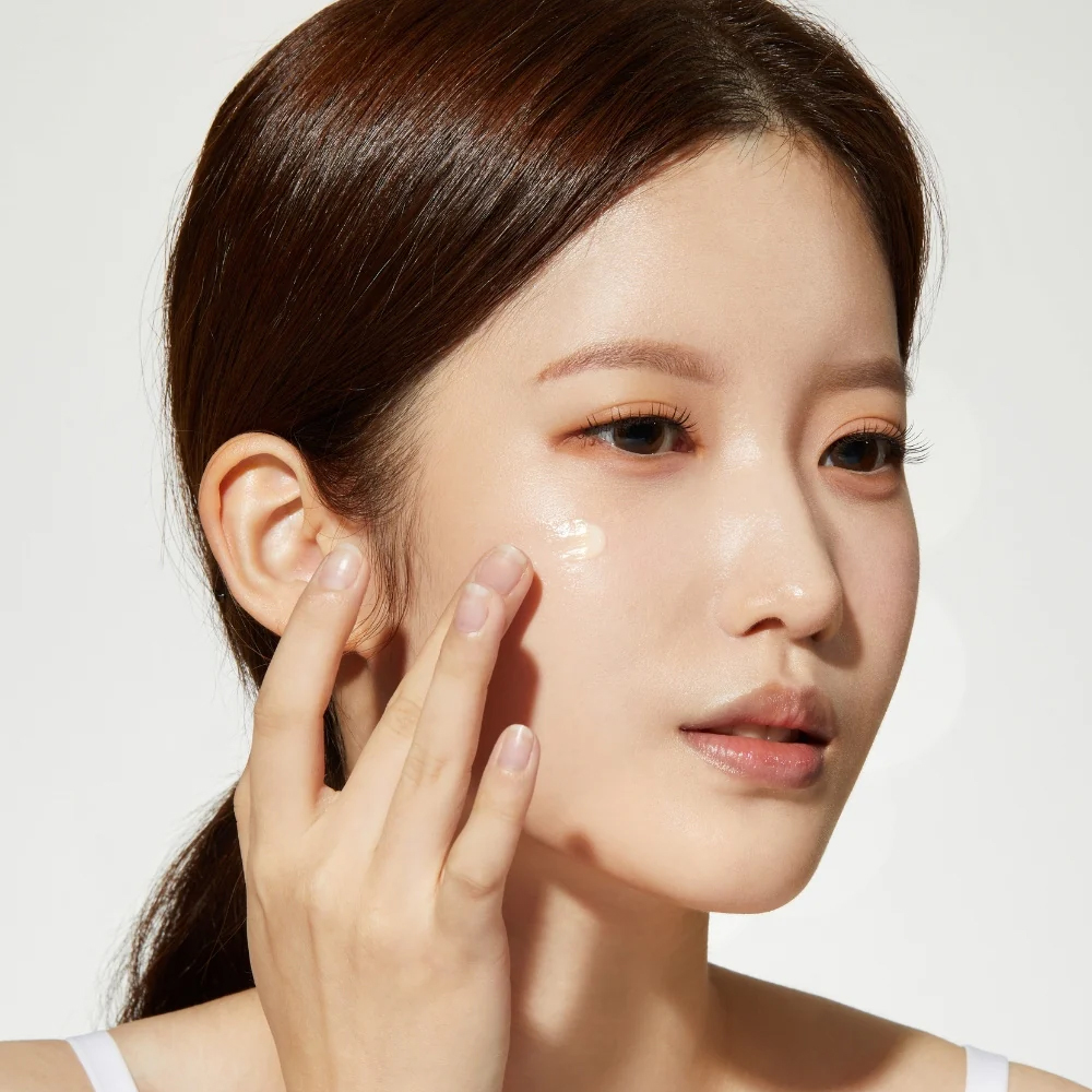 Crema de Ochi Impotriva Ridurilor Medicube Deep lifting Peptide Eye Cream