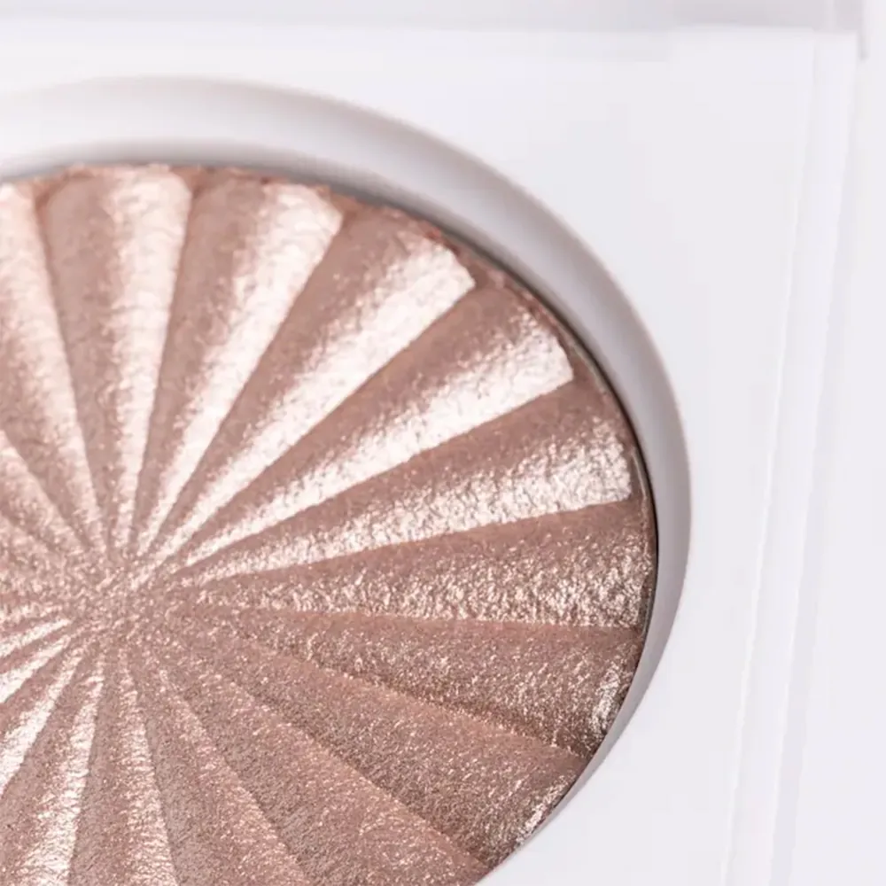 Iluminator pudrat OFRA x Madison Miller Highlighter Sea Shimmer