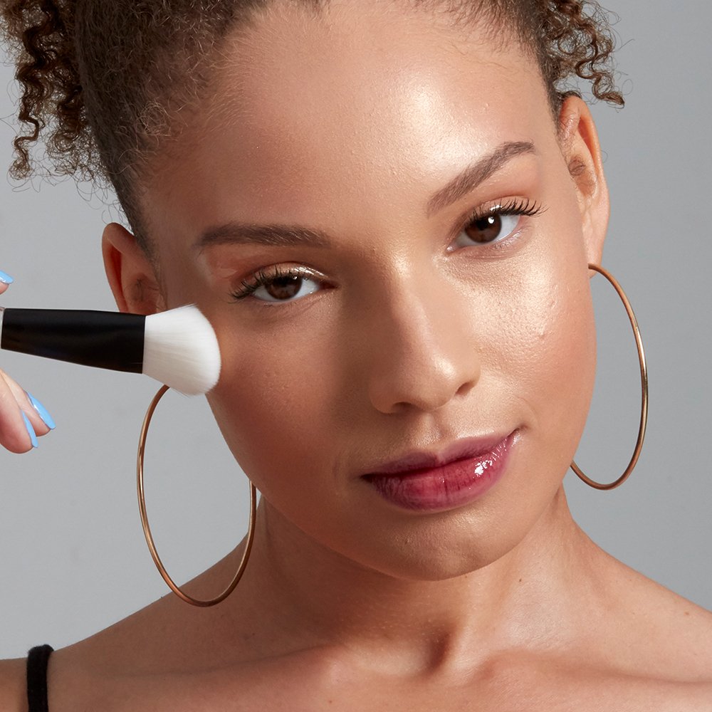 Pensula NYX Professional Makeup High Glass Illuminating Powder Brush