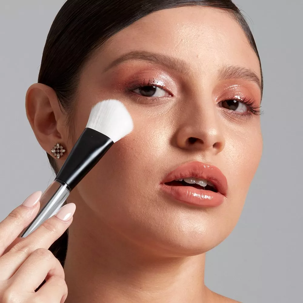 Pensula NYX Professional Makeup High Glass Illuminating Powder Brush