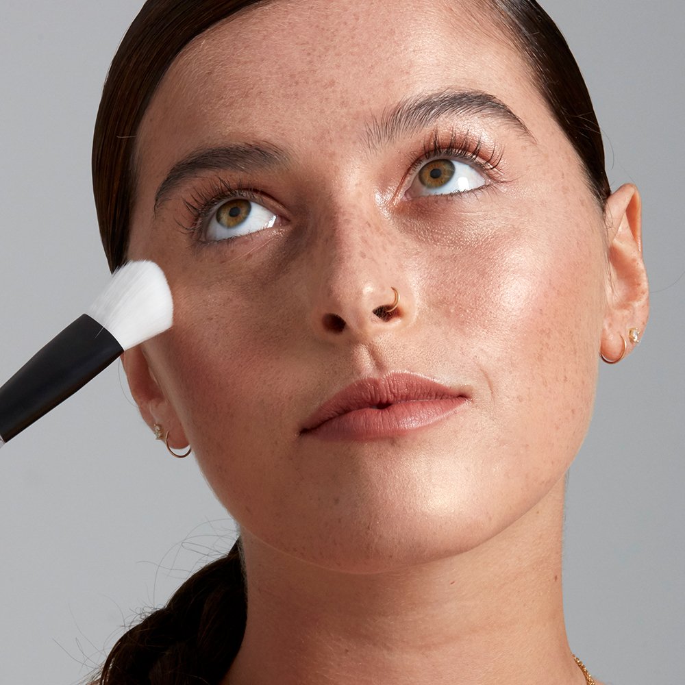 Pensula NYX Professional Makeup High Glass Illuminating Powder Brush