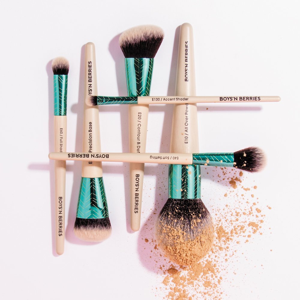 Pensula Profesionala Machiaj Boys`n Berries Evergreen Dome Shader