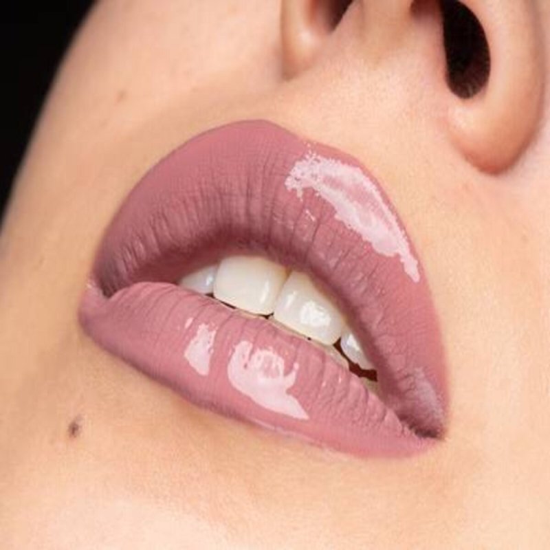 Ruj lichid Nyx Professional Makeup Shine Loud Pro Pigment Shine Overnight Hero