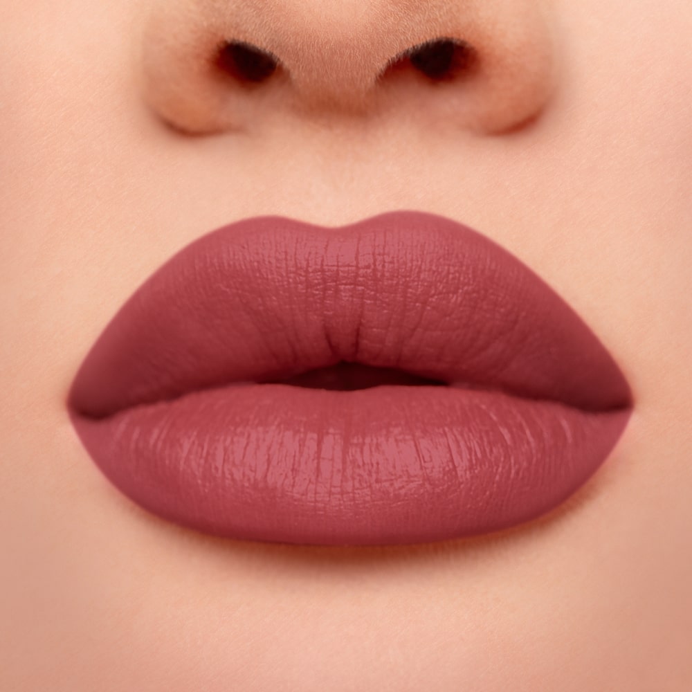 Ruj lichid theBalm Meet Matt(e) Hughes Charming