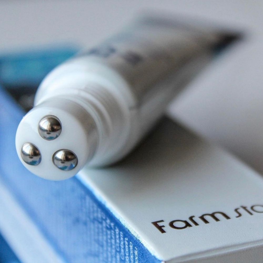 Ser Anti-Rid pentru Zona Ochilor Farmstay Collagen Water Full Moist Rolling Eye Serum