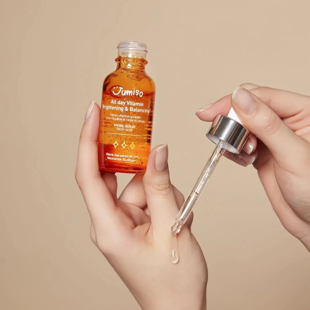 Ser luminozitate Jumiso All Day Vitamin Brightening & Balancing Facial Serum