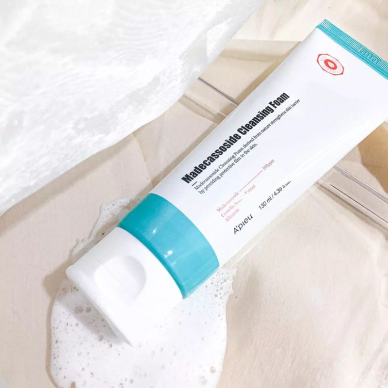 Spuma de curatare Apieu Madecassoside Cleansing Foam