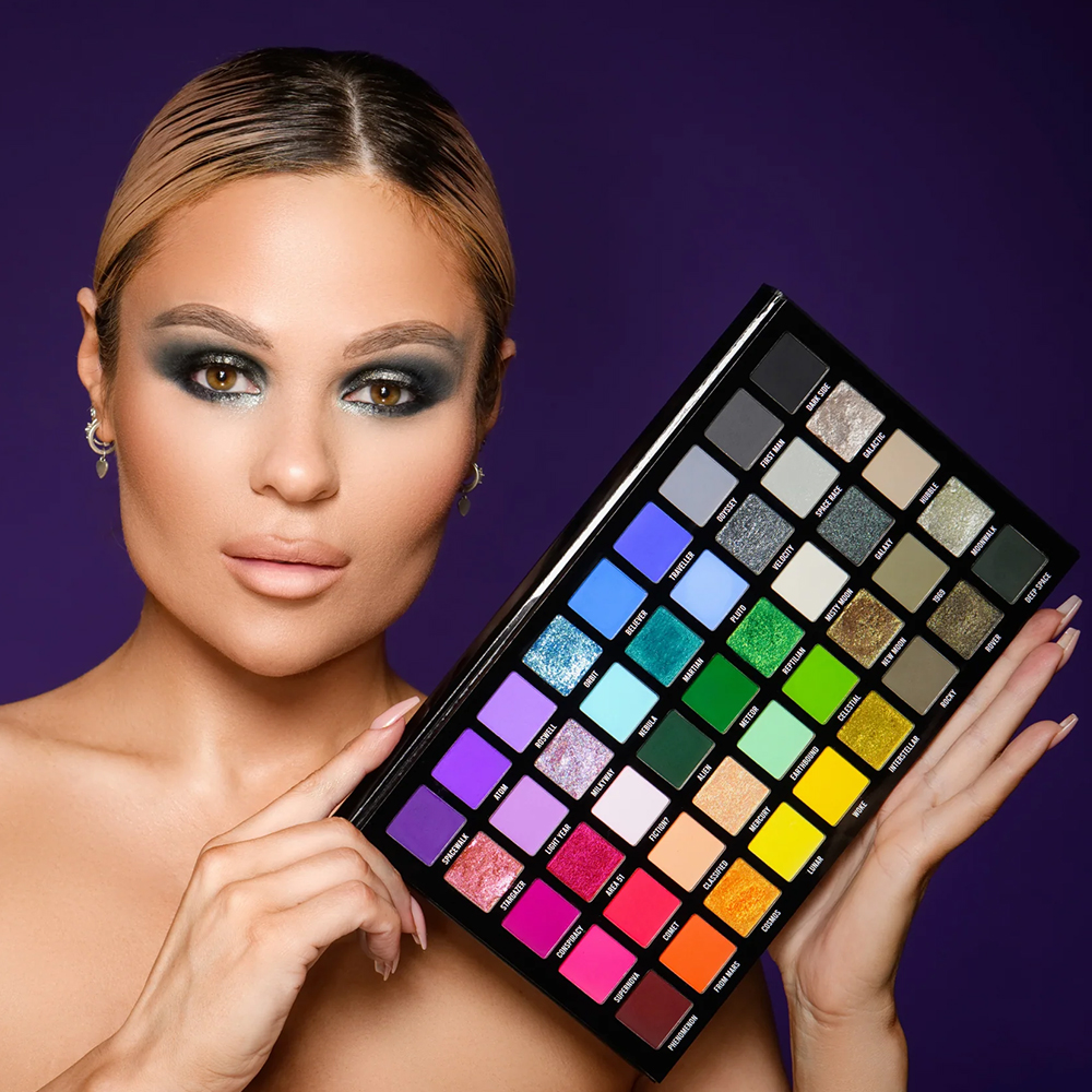 Paleta de Farduri BPerfect x Stacey Marie Carnival V Interstellar Palette